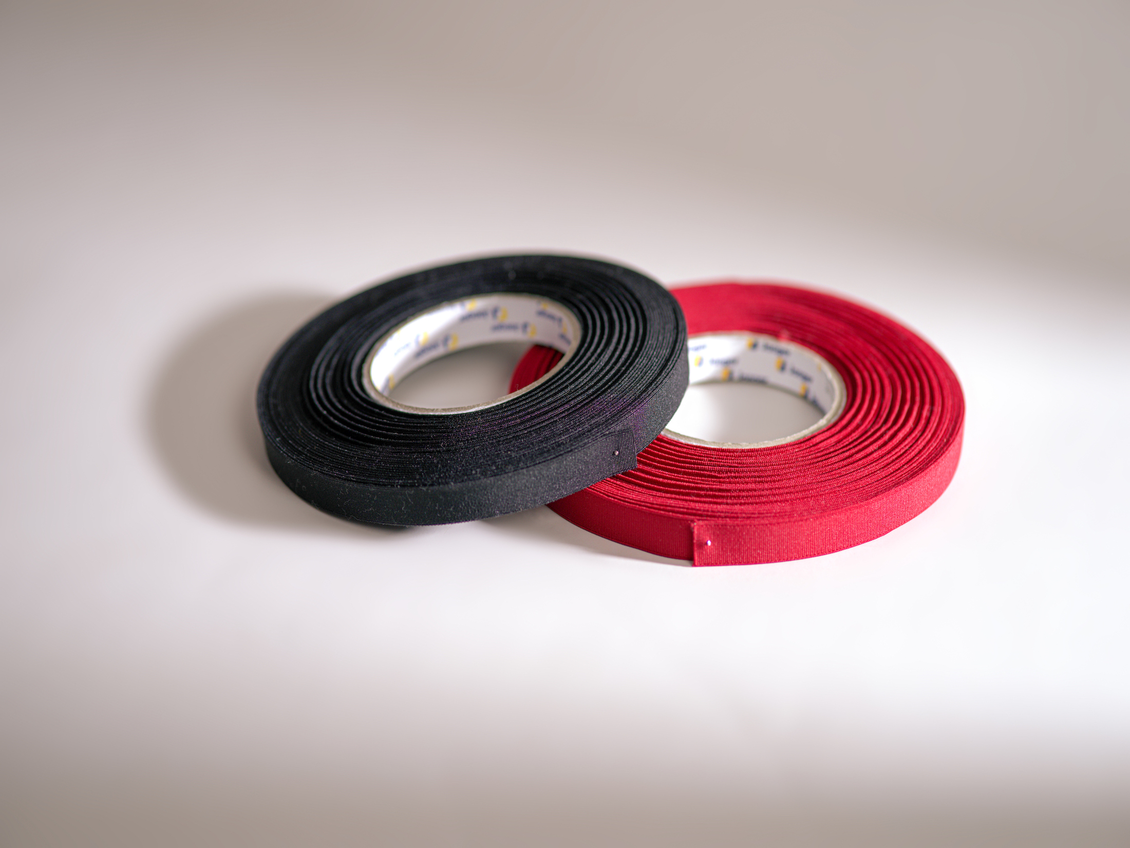 Reparaturservice für Taschenbegleiter: Elastisches Verschlussgummi und Stiftschlaufe erneuern lassen. Einfach Artikel bestellen und Taschenbegleiter zur Reparatur einsenden.