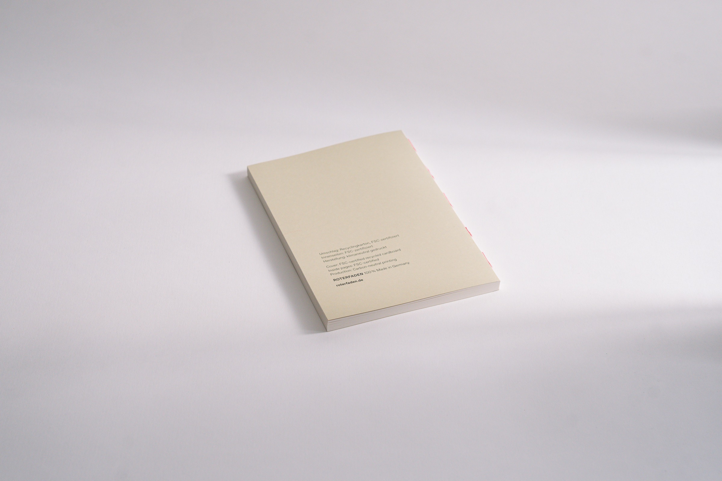 Kalender für Lehrer*innen, August bis August, mit Stundenplan-Perforation und Notizheft-Option. Für das Schuljahr 2024/25